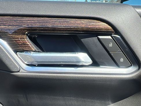 New 2026 GMC Sierra 1500 Elevation image 9