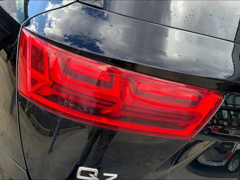 Used 2017 Audi Q7 3.0T Premium image 29