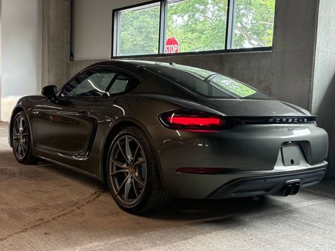 Used 2021 Porsche 718 Cayman RWD image 4