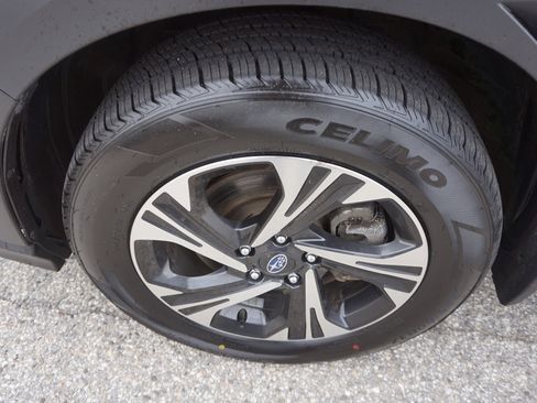 Used 2024 Subaru Crosstrek 2.0i Premium image 9