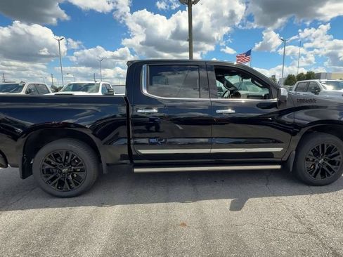 Used 2024 Chevrolet Silverado 1500 High Country w/ High Country Premium Package AWD/4WD image 9