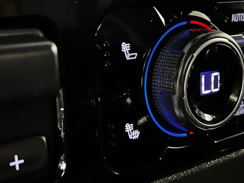 Used 2025 Chevrolet Silverado 1500 LT Trail Boss w/ Convenience Package II image 21