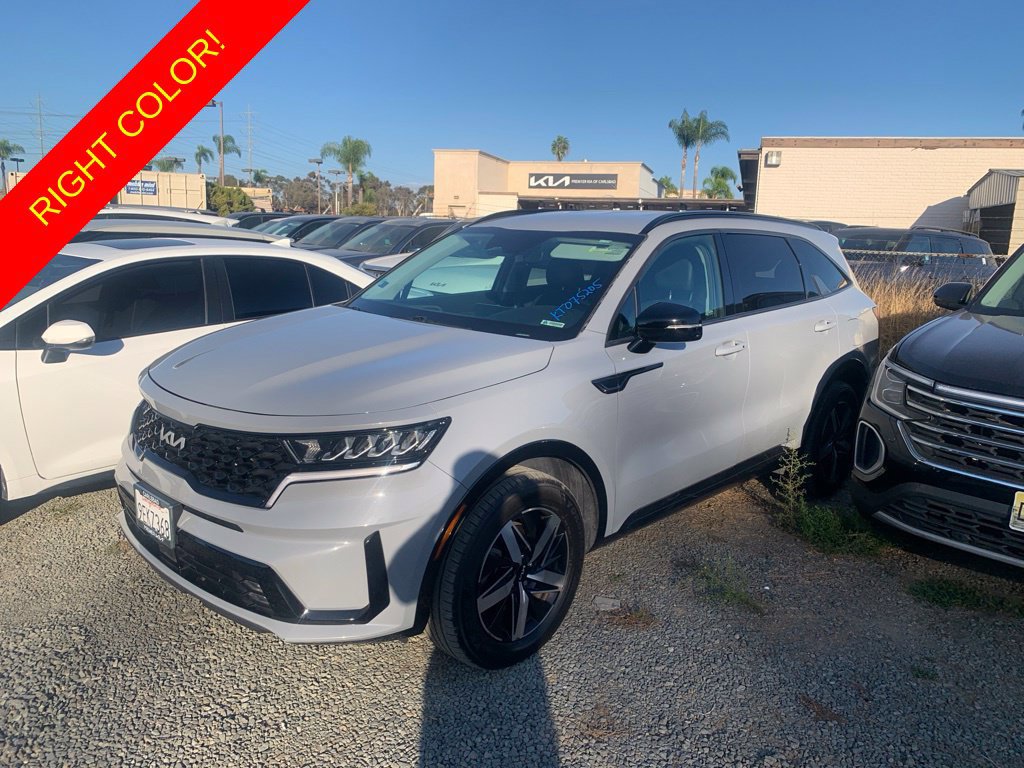 Certified 2022 Kia Sorento EX FWD image 1