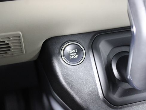 Used 2024 Land Rover Defender 110 X-Dynamic SE AWD/4WD image 19