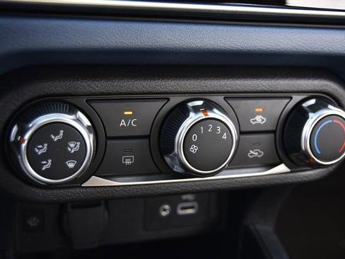 New 2025 Nissan Versa SV image 14