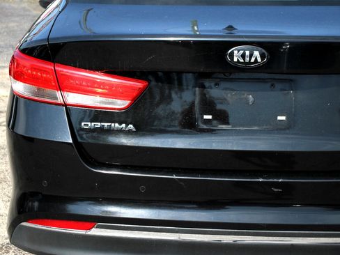 Used 2018 Kia Optima EX image 30