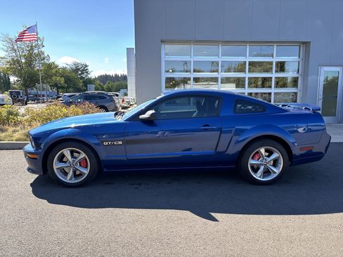 Used 2007 Ford Mustang GT Premium RWD image 2