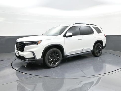 New 2025 Honda Pilot Touring image 28