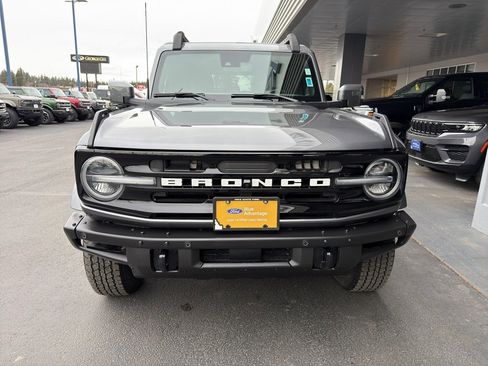 Used 2023 Ford Bronco Outer Banks image 2