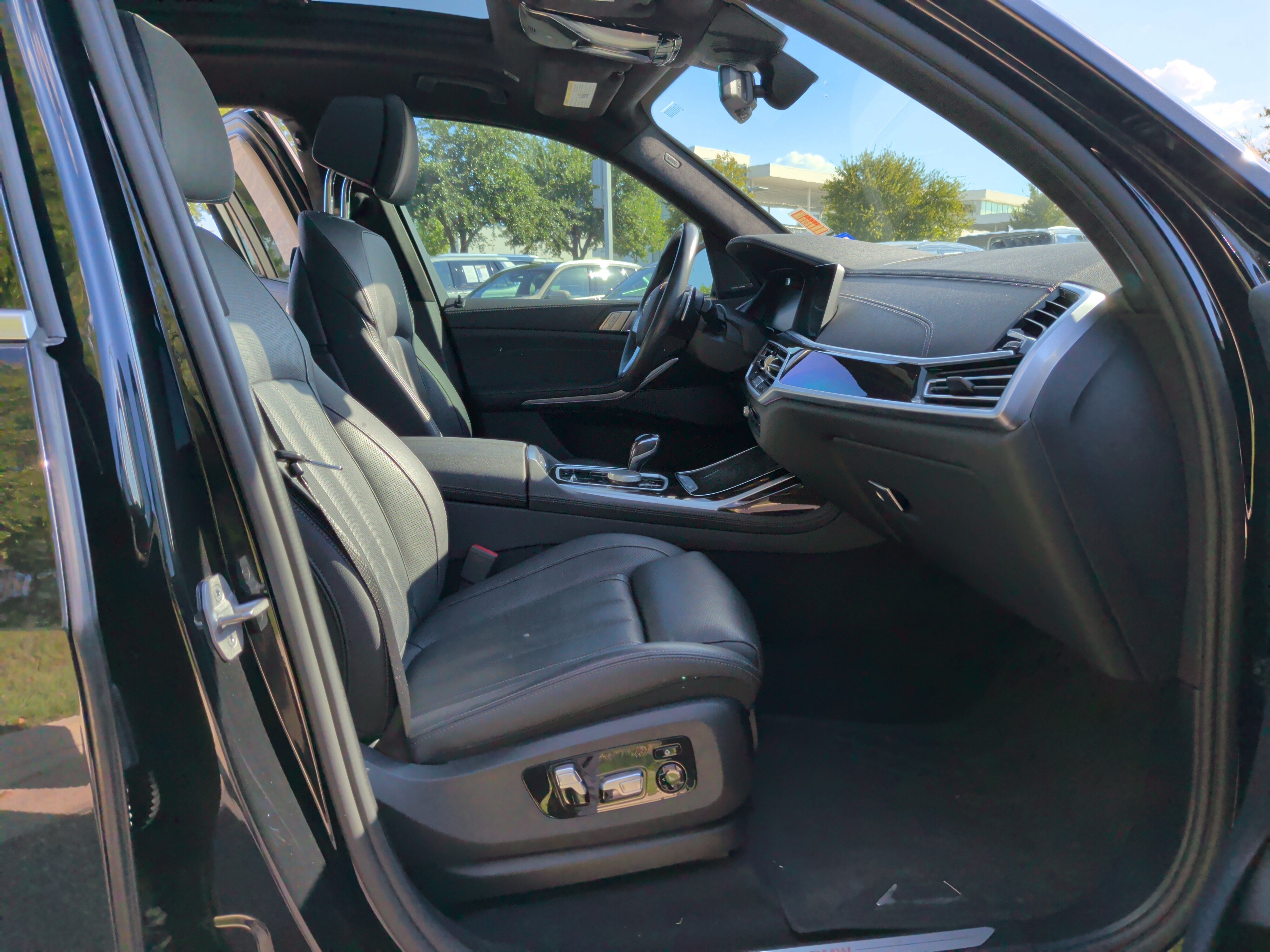 Used 2021 BMW X7 xDrive40i w/ Premium Package AWD/4WD image 34