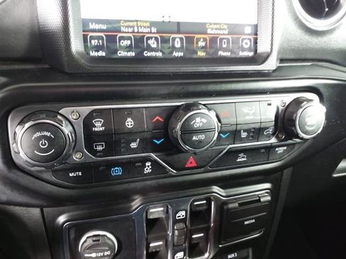 Used 2022 Jeep Wrangler Unlimited Sahara w/ Cold Weather Group image 22