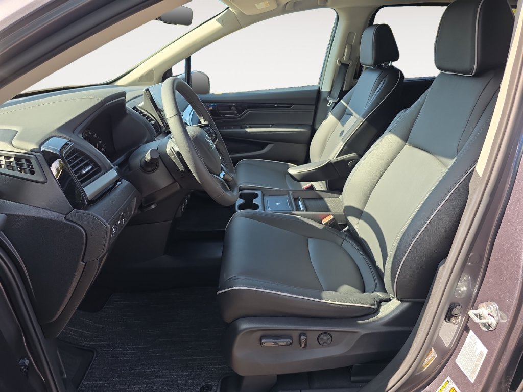Certified 2026 Honda Odyssey Touring image 11