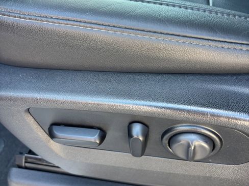 Used 2020 Chevrolet Silverado 1500 RST image 16