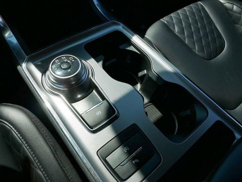 Certified 2024 Ford Edge Titanium image 27