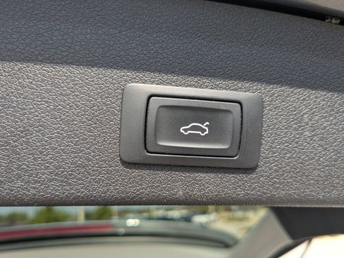 Used 2016 Audi Q5 2.0T Premium Plus w/ Technology Package image 16