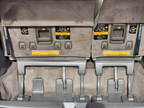 Used 2014 Toyota Sienna XLE image 41