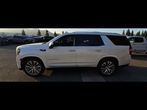 Used 2024 GMC Yukon Denali w/ Advanced Technology Package AWD/4WD image 8