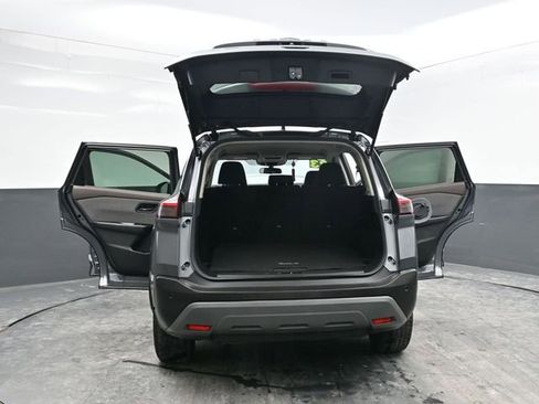 Used 2023 Nissan Rogue S image 37