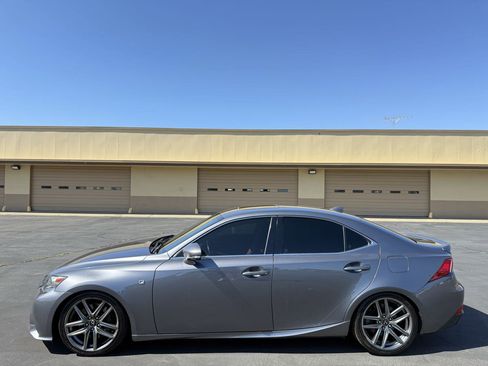 Used 2016 Lexus IS 200t w/ F Sport Package RWD image 4