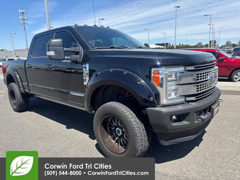 Used 2017 Ford F350 Platinum w/ Platinum Ultimate Package AWD/4WD image 4