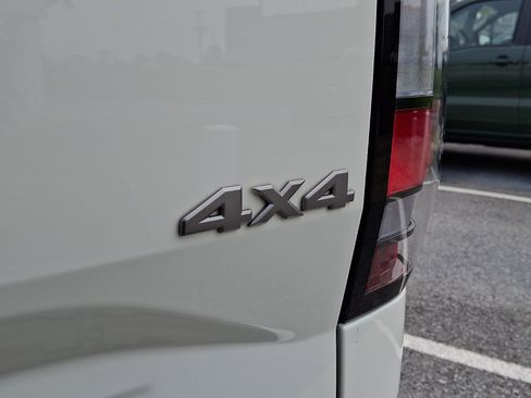 Certified 2025 Nissan Frontier SV AWD/4WD image 30