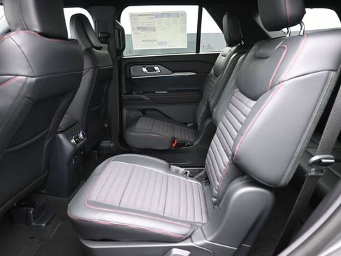 New 2026 Ford Explorer ST-Line w/ ST-Line Street Pack image 26