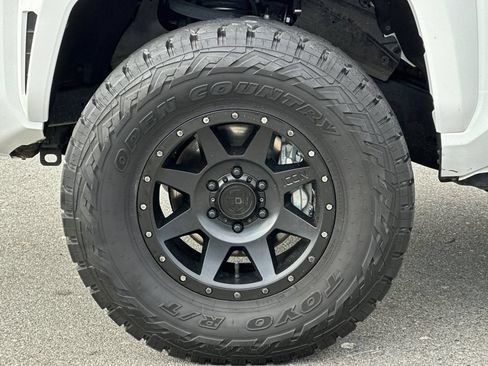 Used 2024 Toyota Tacoma TRD Sport AWD/4WD image 24