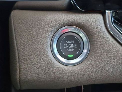 Used 2026 GMC Canyon Denali AWD/4WD image 15