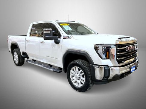 Used 2024 GMC Sierra 2500 SLT w/ SLT Premium Package image 3