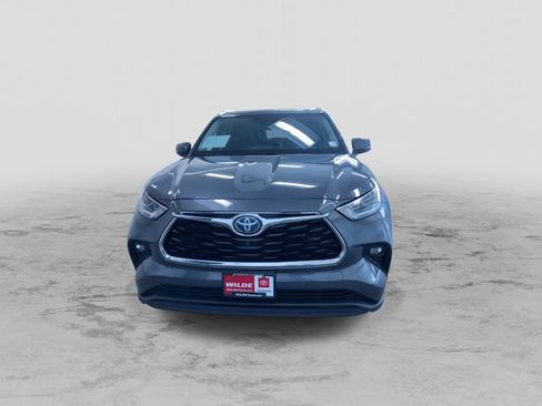 Used 2021 Toyota Highlander Limited image 4