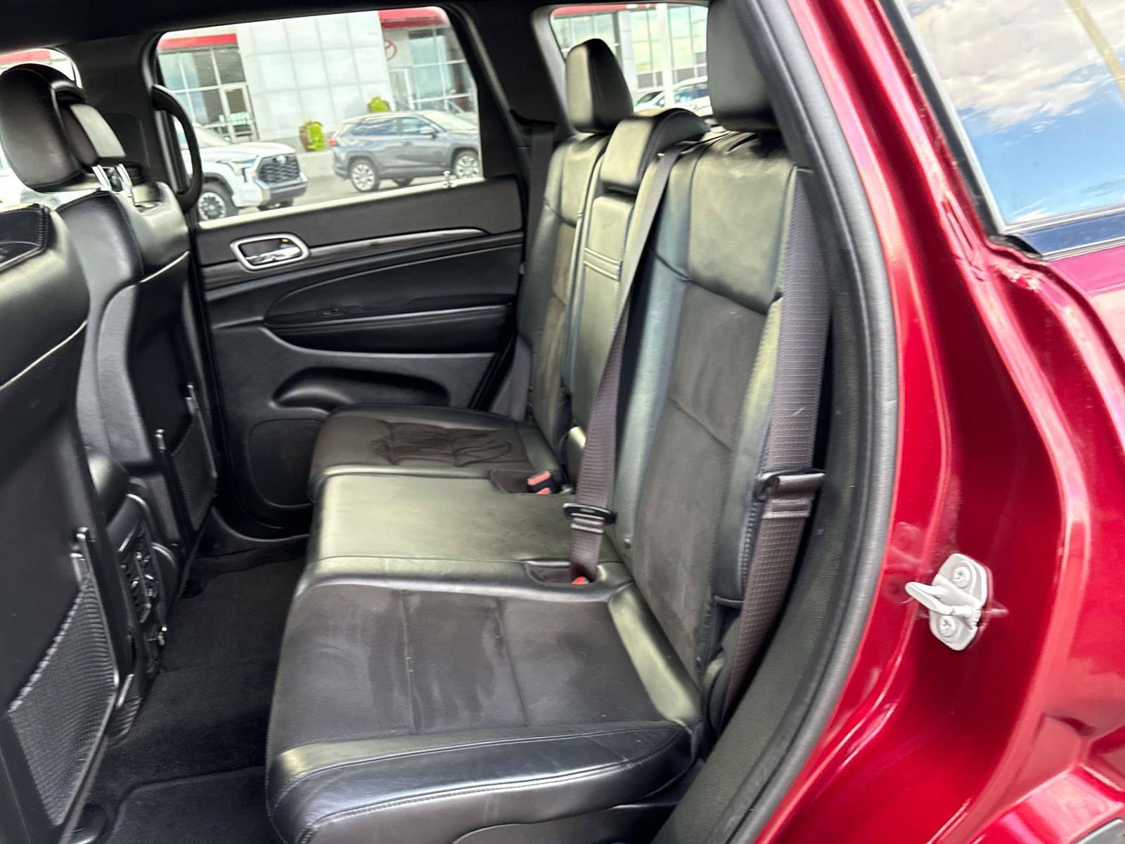 Used 2022 Jeep Grand Cherokee Laredo X AWD/4WD image 13