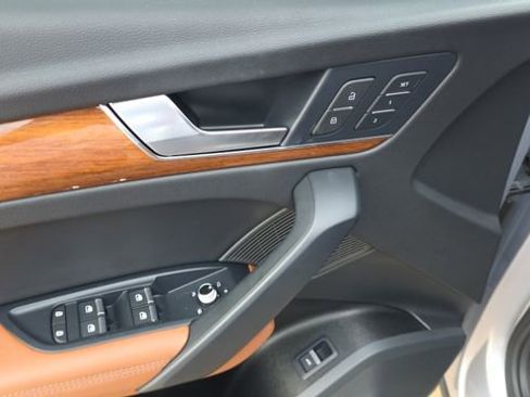 Used 2023 Audi Q5 2.0T Premium Plus w/ Premium Plus Package image 11