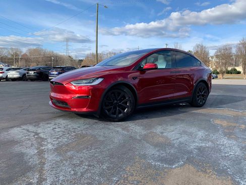 Used 2024 Tesla Model X image 7