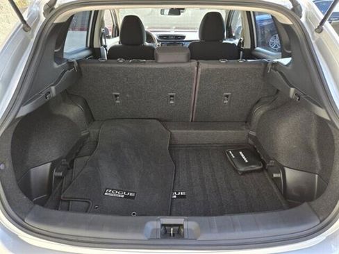 Used 2021 Nissan Rogue Sport S image 17