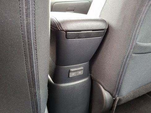Used 2022 Nissan Versa SV w/ Trunk Package FWD image 12