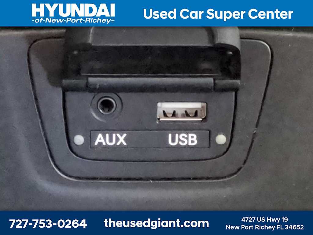 Used 2015 Hyundai Santa Fe Sport 2.0T w/ Option Group 05 FWD image 25