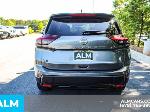 Used 2025 Nissan Rogue SV FWD image 10