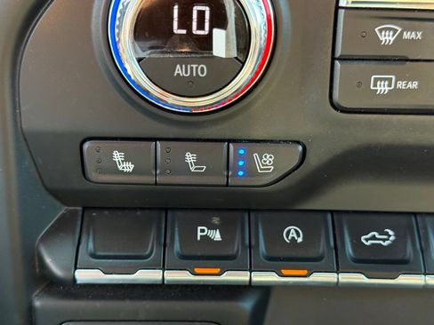 Used 2020 GMC Sierra 1500 AT4 w/ AT4 Premium Package AWD/4WD image 37