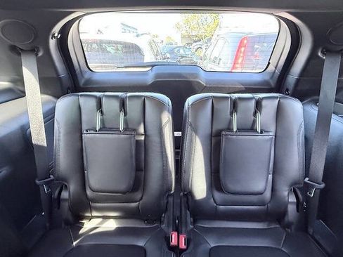Used 2017 Ford Explorer Limited image 13