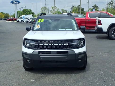 Certified 2025 Ford Bronco Sport Outer Banks w/ Outer Banks Tech Package+ AWD/4WD image 2