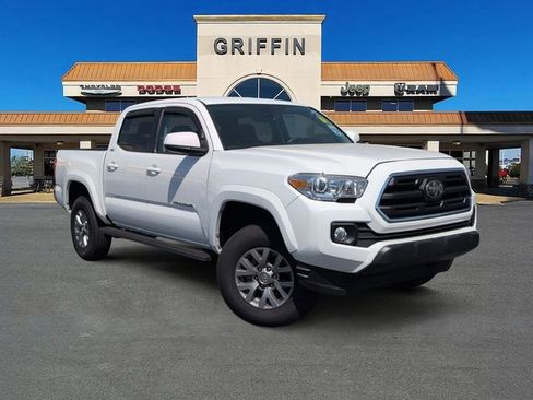 Used 2019 Toyota Tacoma SR5 image 2