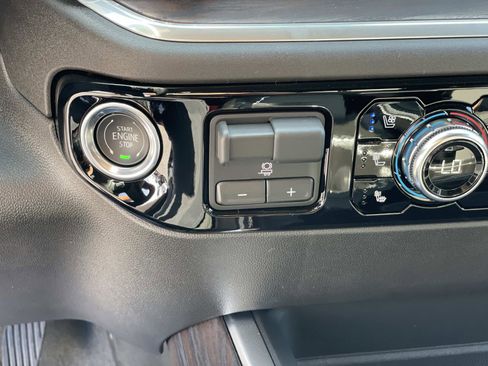 New 2025 GMC Sierra 2500 SLT image 15