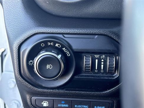 Used 2021 Jeep Wrangler Unlimited Sahara w/ Cold Weather Group image 18