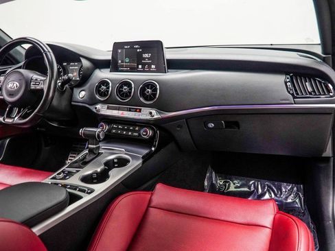 Used 2020 Kia Stinger GT1 image 17