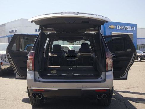 Used 2024 Chevrolet Tahoe High Country AWD/4WD image 10