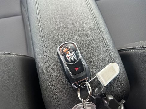 Used 2025 Buick Encore GX Preferred image 22
