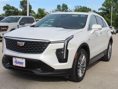 Used 2024 Cadillac XT4 Premium Luxury AWD/4WD image 3