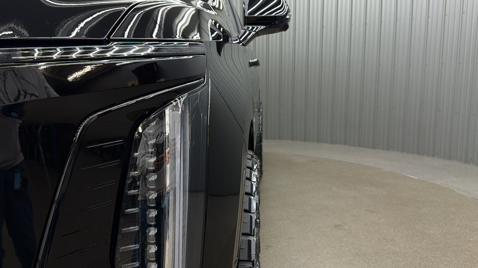 Used 2026 Cadillac Escalade Platinum Sport w/ LPO, ONYX Package AWD/4WD image 13