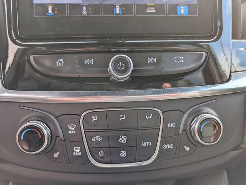Used 2023 Chevrolet Traverse LT w/ Rear Camera Mirror Package AWD/4WD image 23