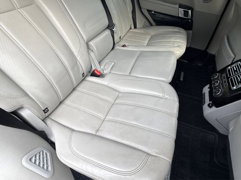 Used 2016 Land Rover Range Rover HSE image 18